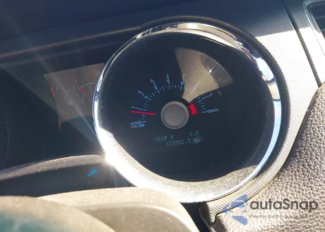 2012 Ford Mustang V6 z USA, uszkodzony, nr VIN 1ZVBP8AM9C5275357